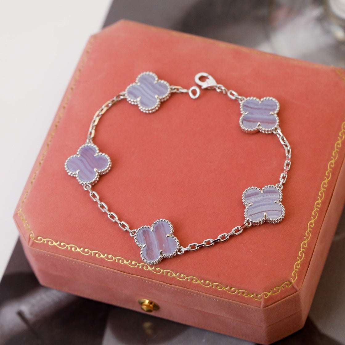 Van Cleef & Arpels CLOVER 5 MOTIF SILVER CHALCEDONY BRACELET