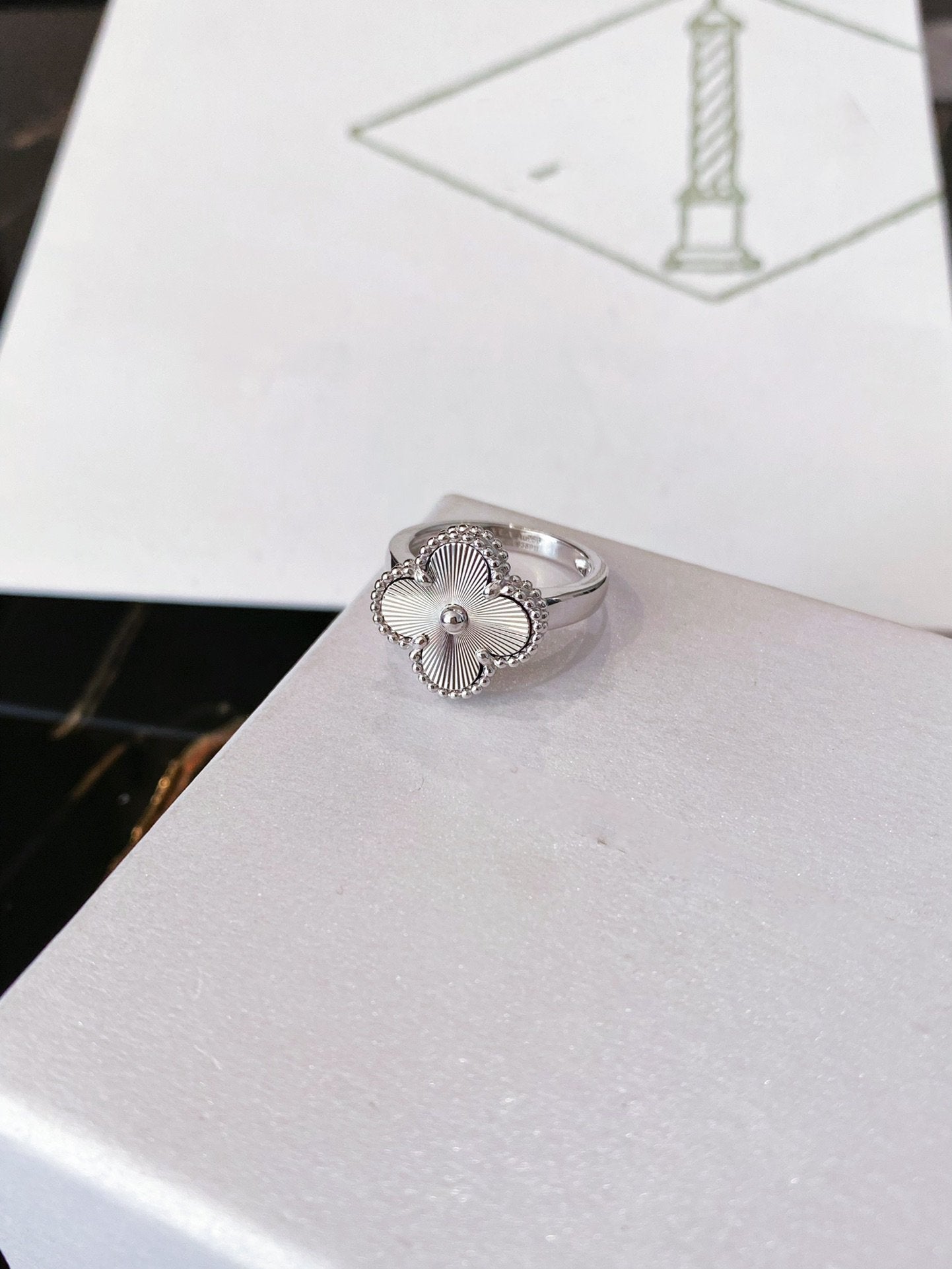 Van Cleef & Arpels CLOVER SILVER RING