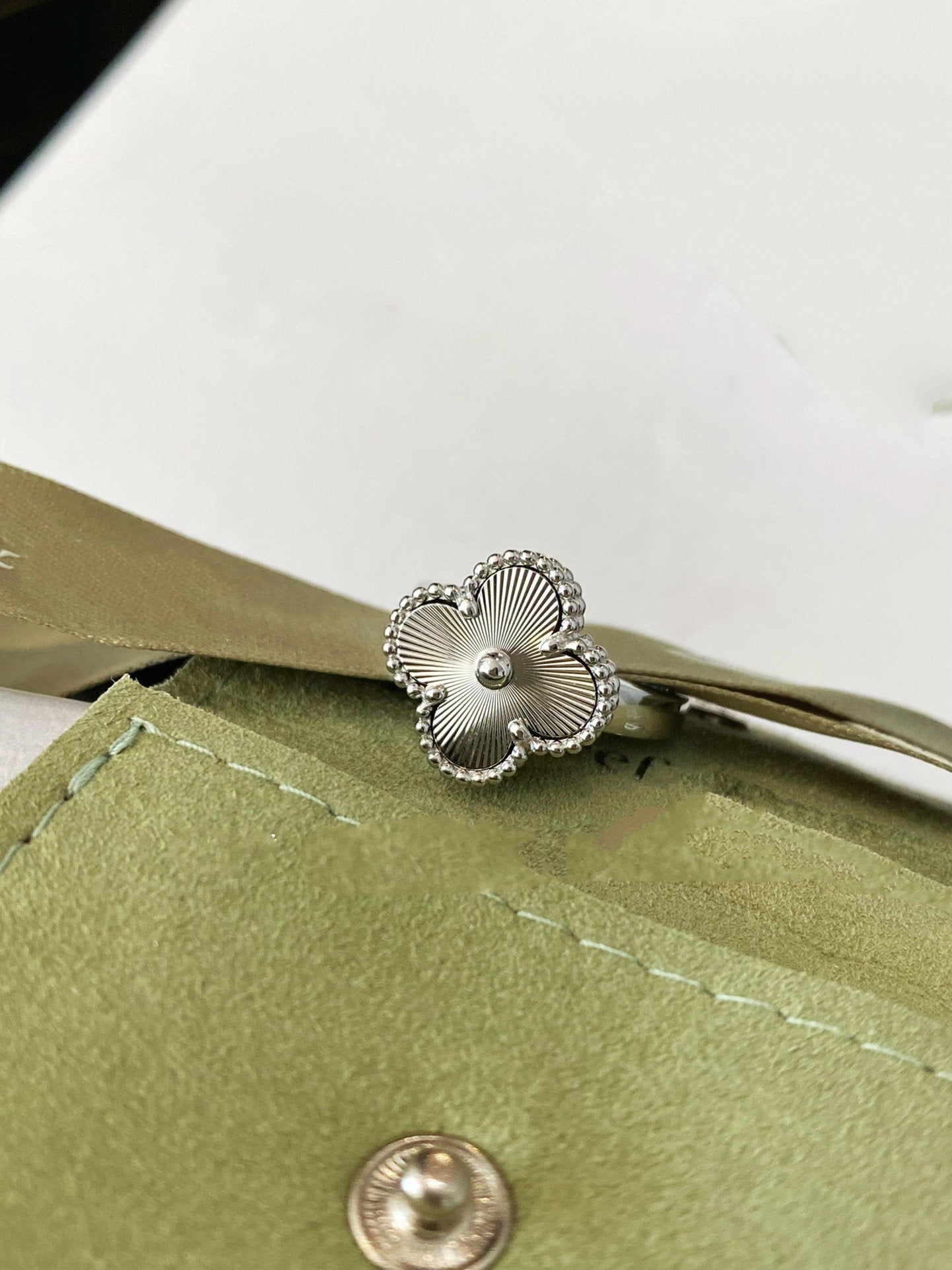 Van Cleef & Arpels CLOVER SILVER RING