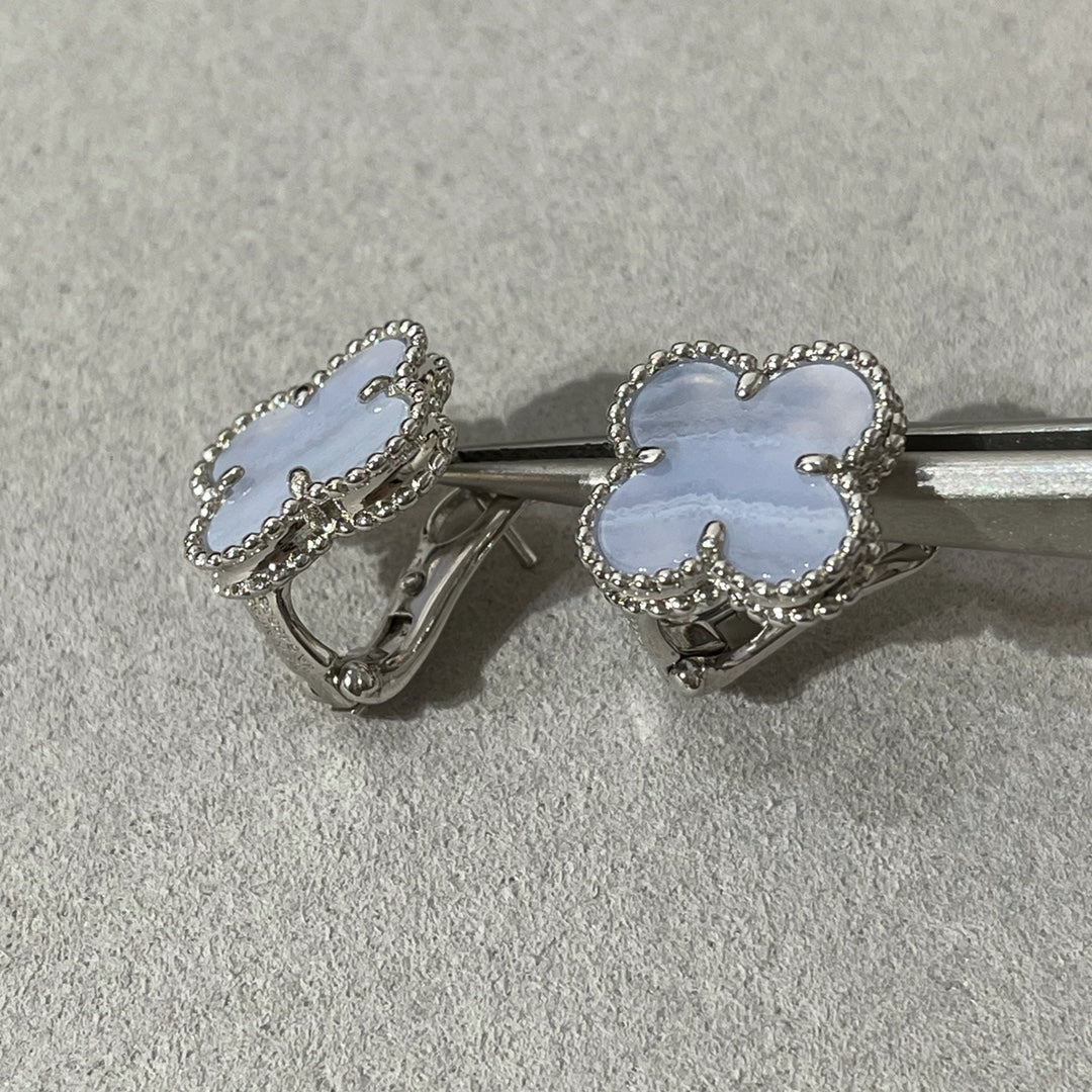 Van Cleef & Arpels CLOVER CHALCEDONY SILVER STUD EARRINGS
