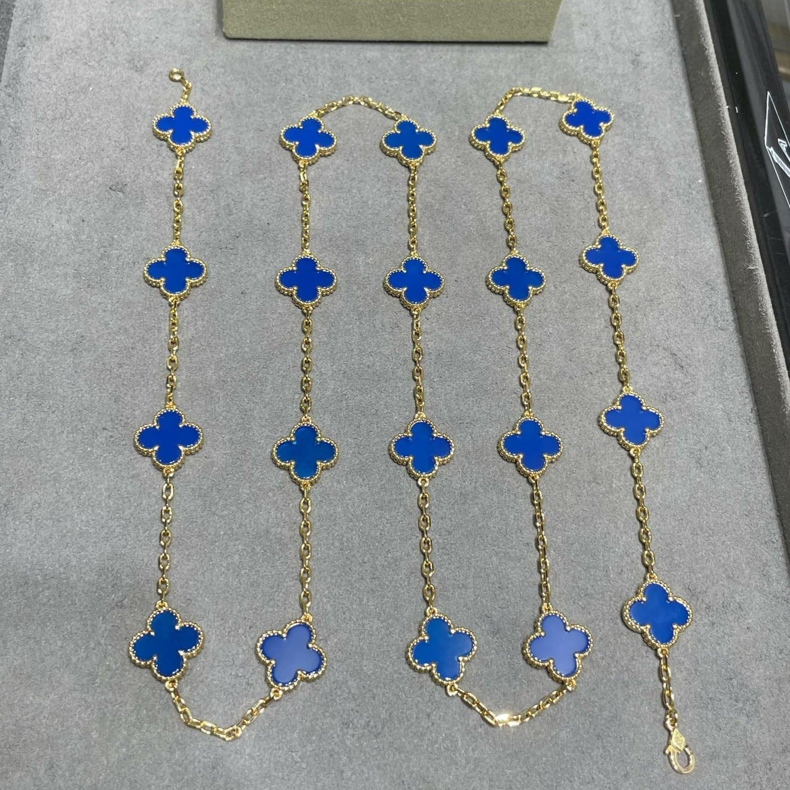 Van Cleef & Arpels CLOVER 20 MOTIF AGATE 86CM NECKLACE