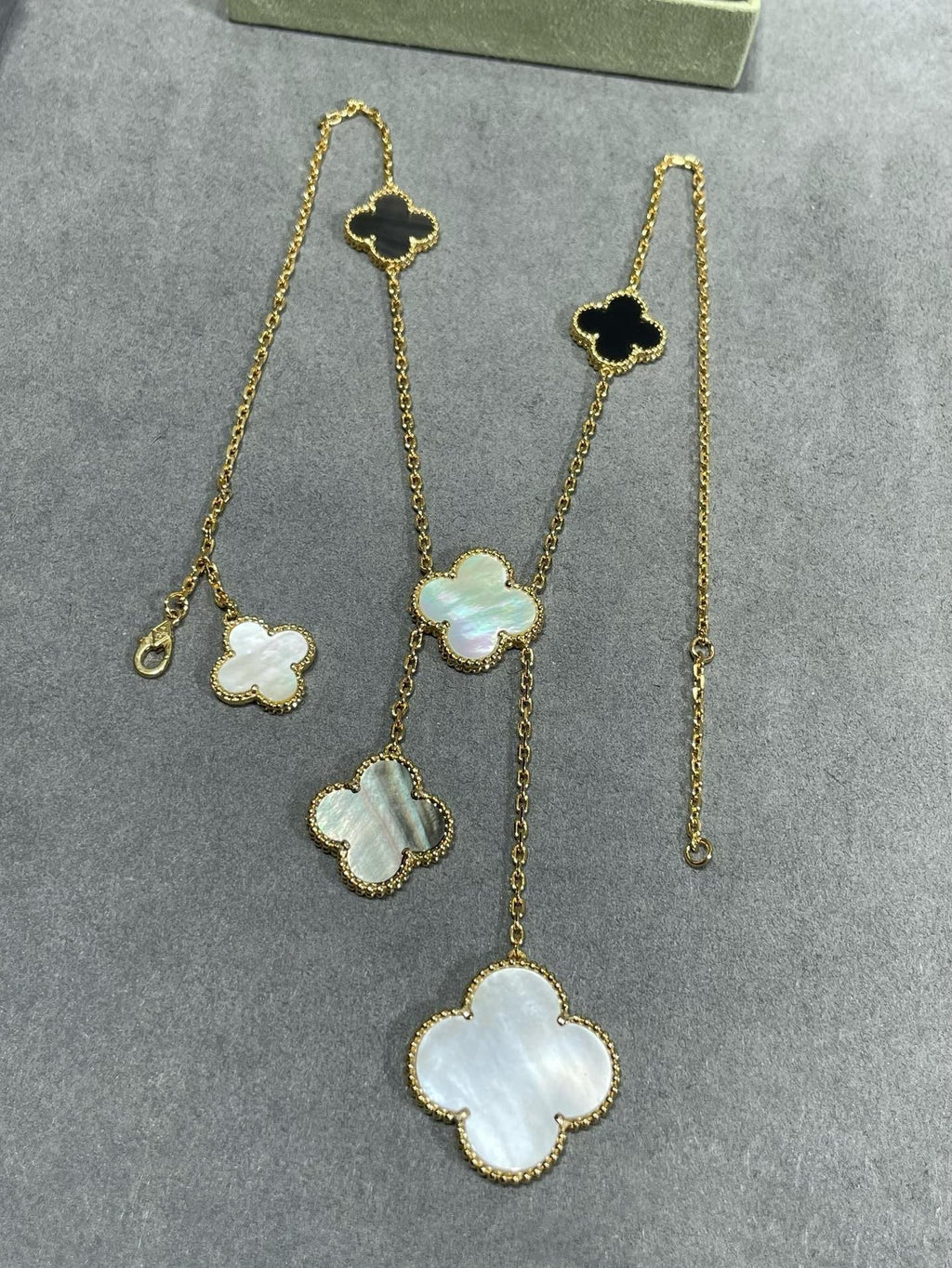 Van Cleef & Arpels CLOVER 6 MOTIF MOP ONYX GOLD NECKLACE