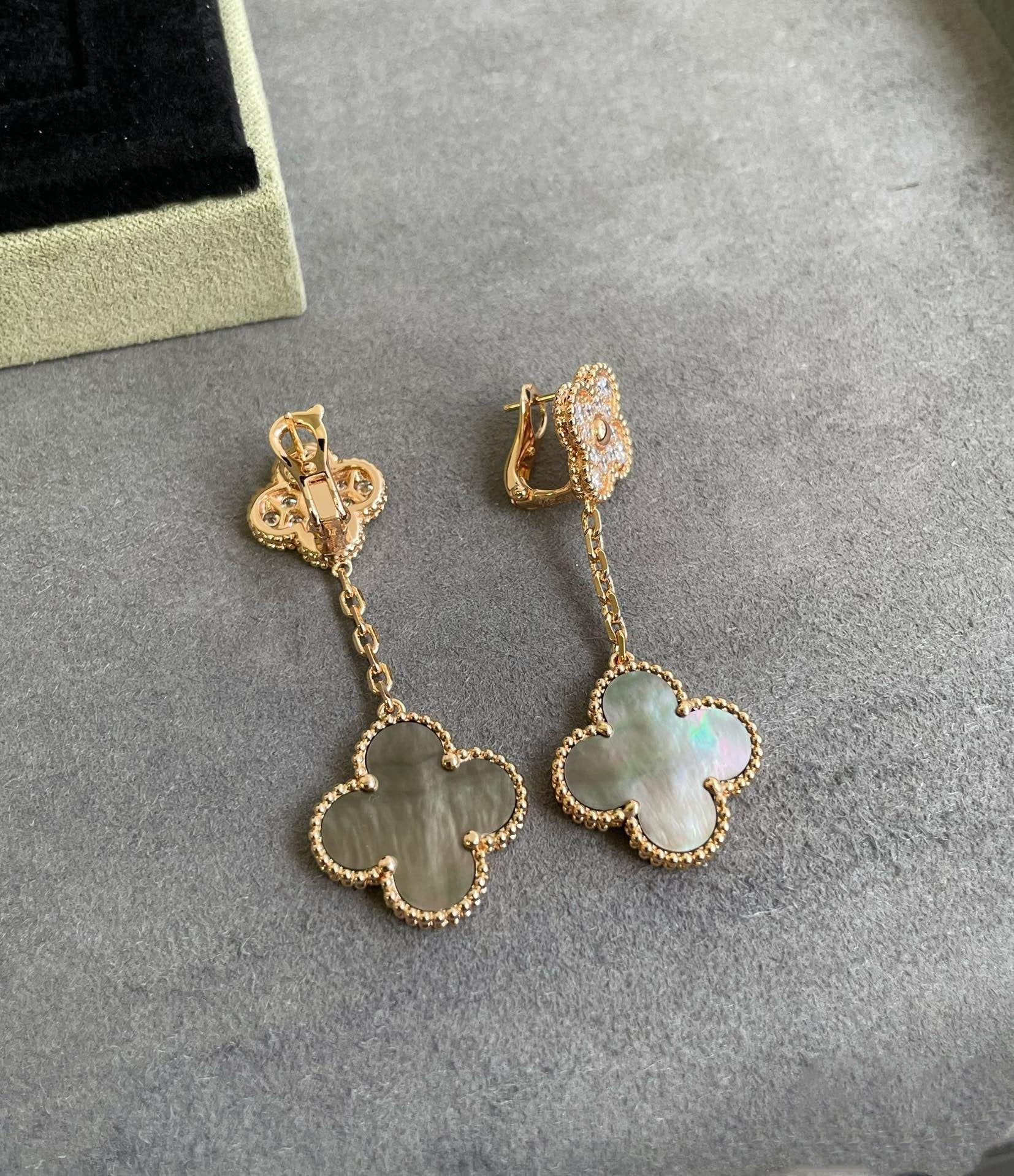 Van Cleef & Arpels CLOVER 2 MOTIF DIAMOND DARK MOP EARRINGS