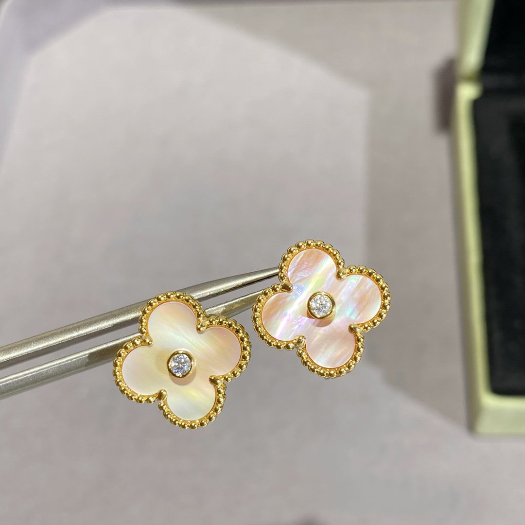 Van Cleef & Arpels CLOVER PINK MOP 1 DIAMOND STUD EARRINGS