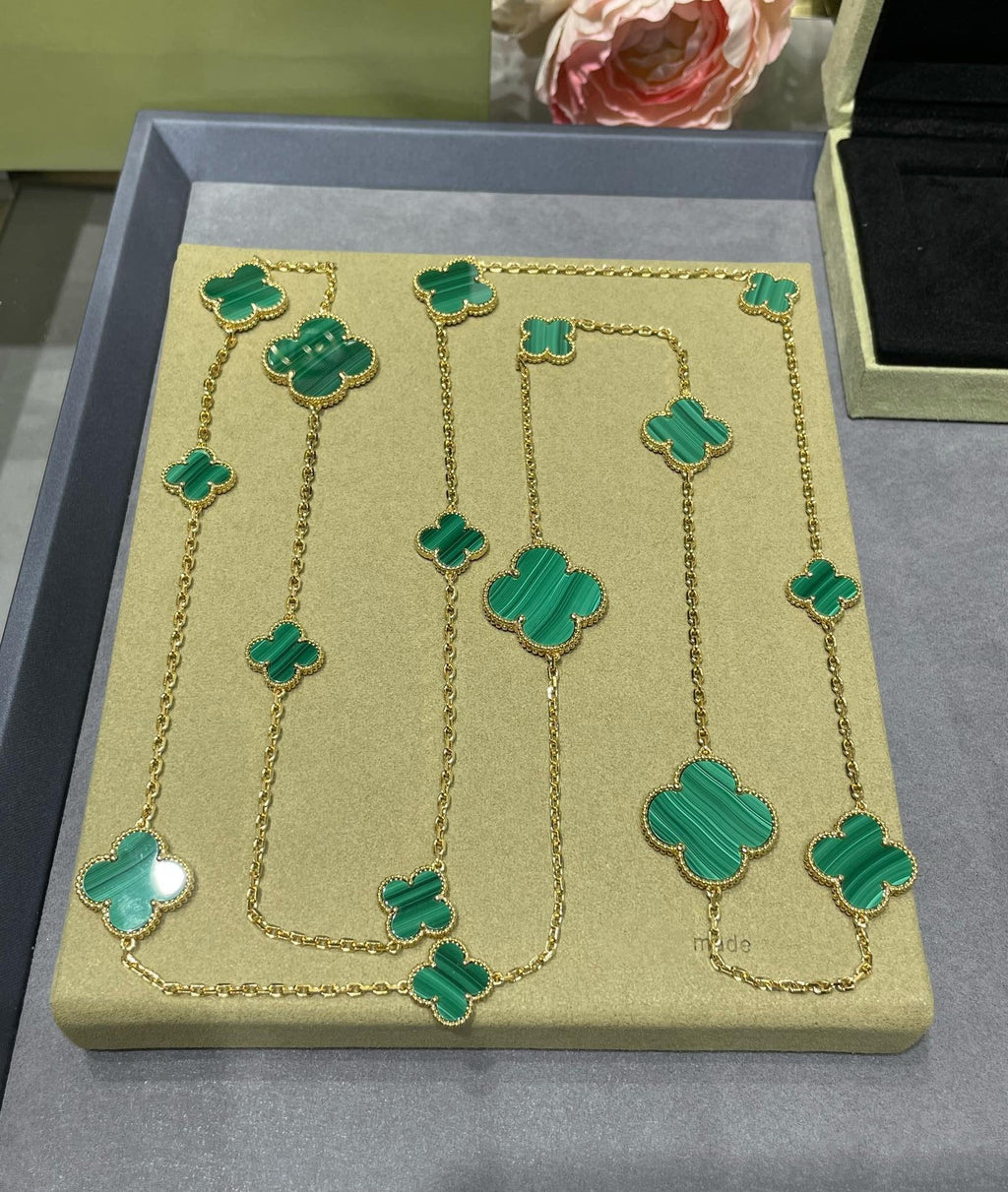 Van Cleef & Arpels CLOVER 16 MOTIF MALACHITE PINK GOLD NECKLACE