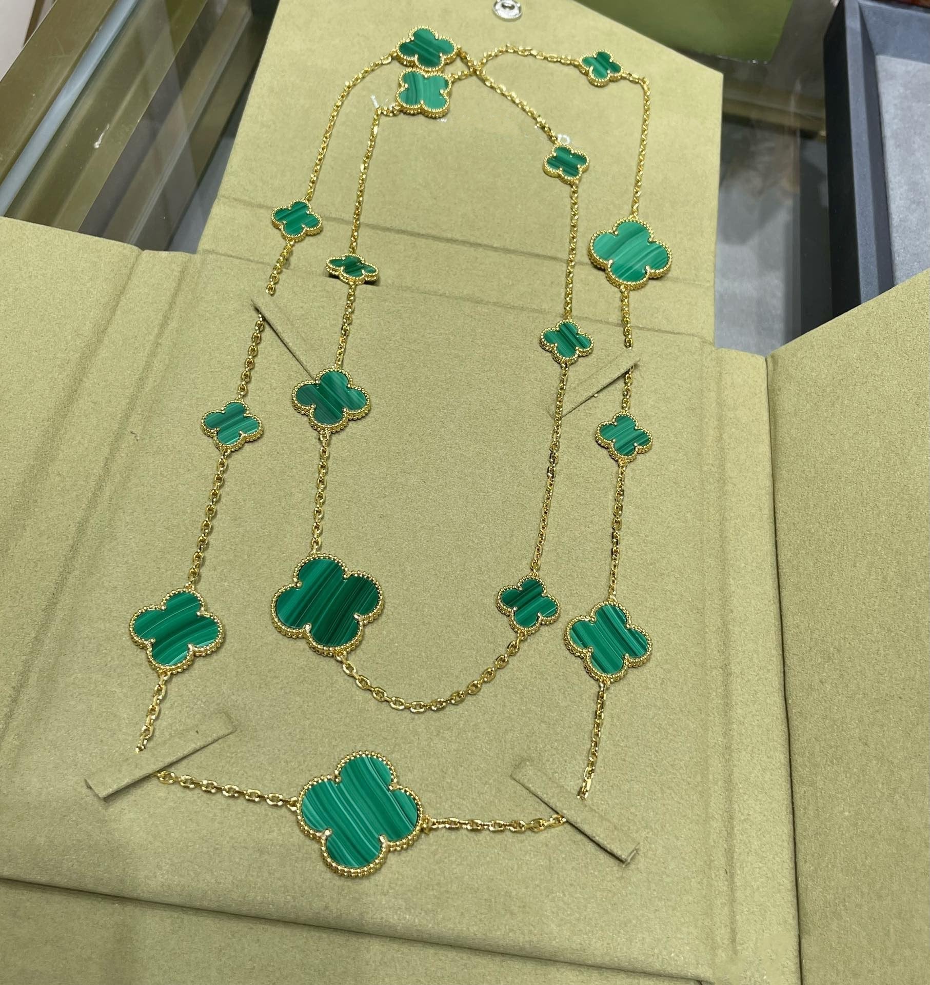 Van Cleef & Arpels CLOVER 16 MOTIF MALACHITE PINK GOLD NECKLACE