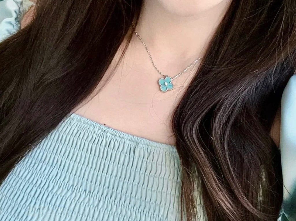 Van Cleef & Arpels CLOVER MEDIUM TURQUOISE 1 DIAMOND SILVER NECKLACE
