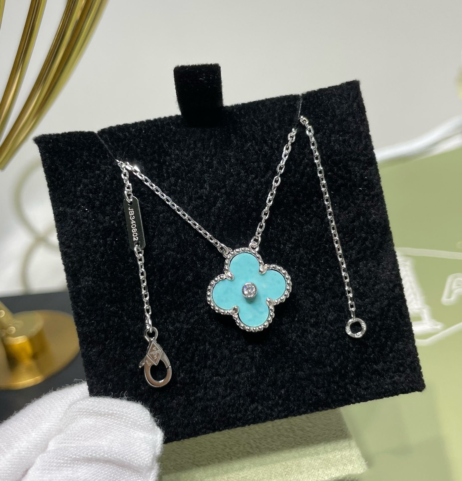 Van Cleef & Arpels CLOVER MEDIUM TURQUOISE 1 DIAMOND SILVER NECKLACE