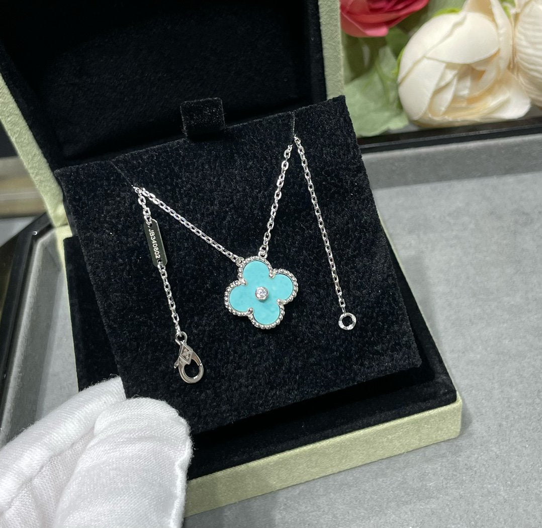 Van Cleef & Arpels CLOVER MEDIUM TURQUOISE 1 DIAMOND SILVER NECKLACE