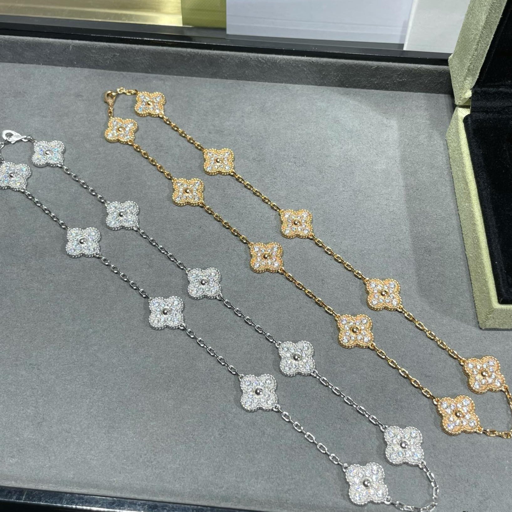Van Cleef & Arpels CLOVER NECKLACE 10 MOTIFS DIAMOND PAVED