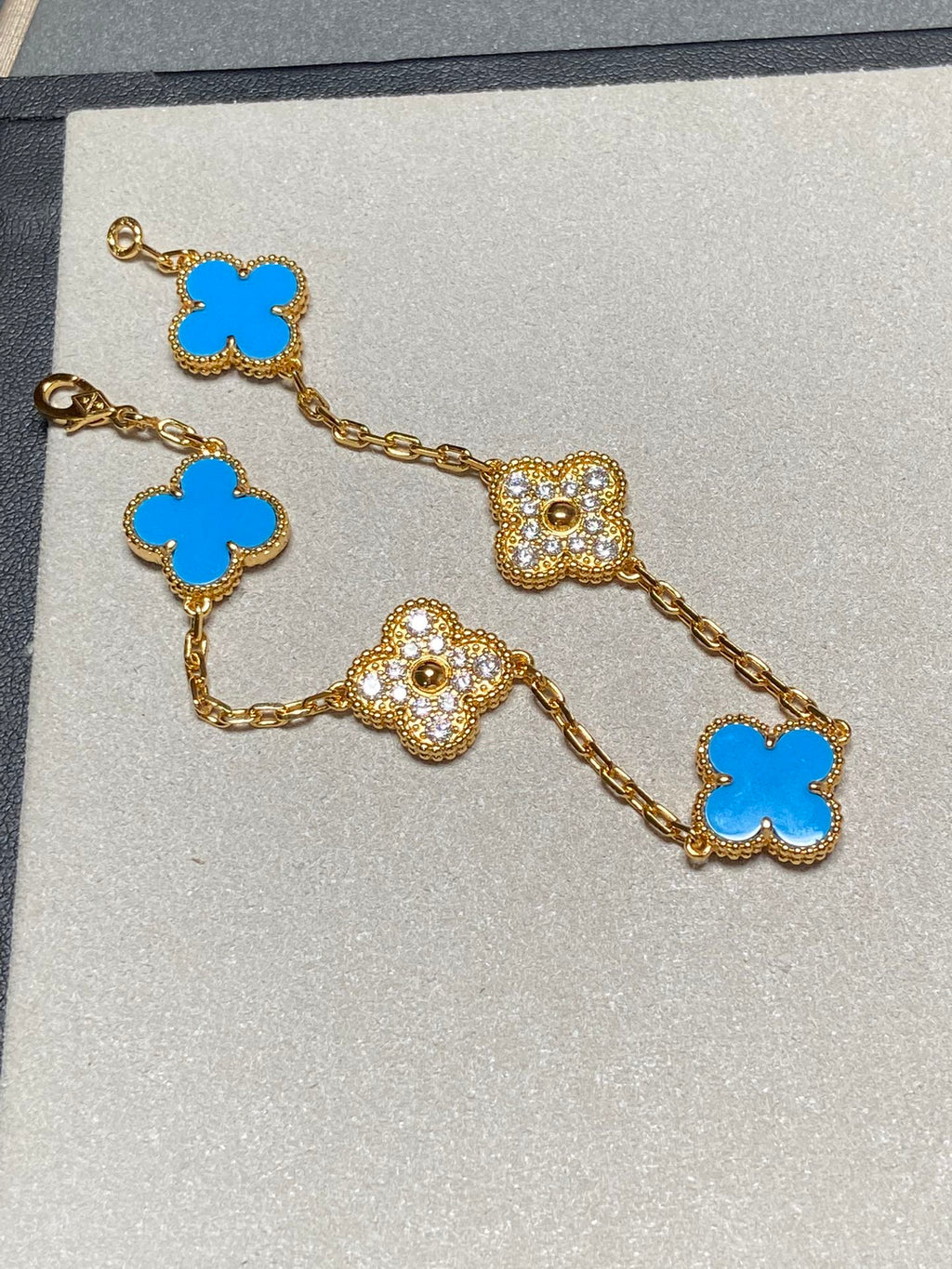 Van Cleef & Arpels CLOVER 5 MOTIF TURQUOISE DIAMOND GOLD BRACELET