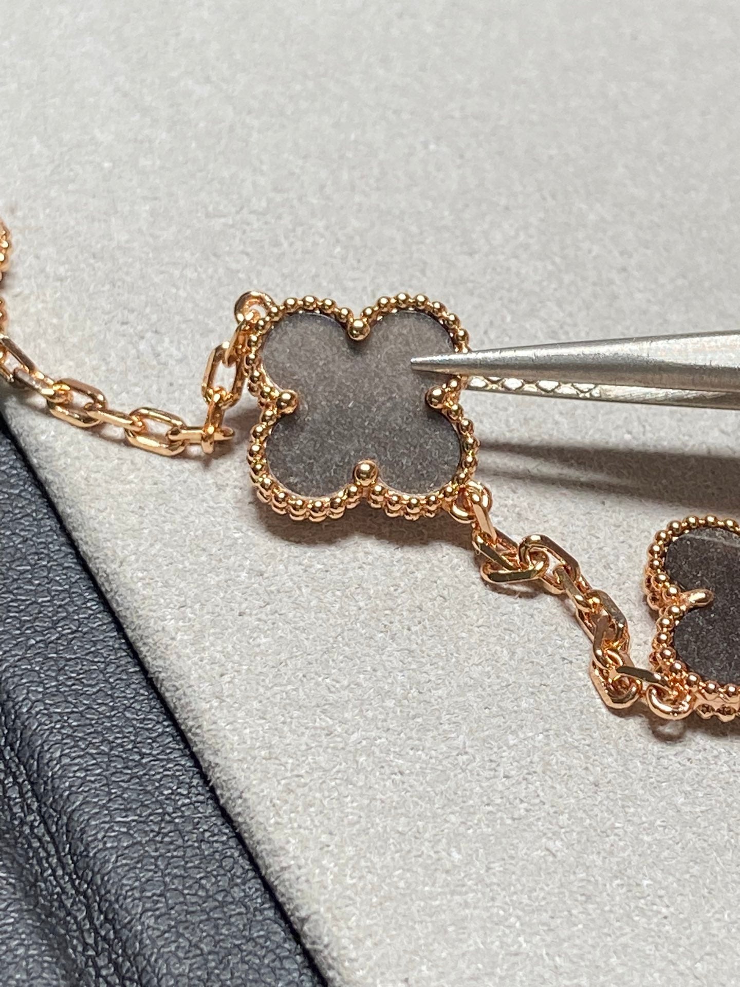 Van Cleef & Arpels CLOVER 5 MOTIF GREY MOP PINK GOLD BRACELET