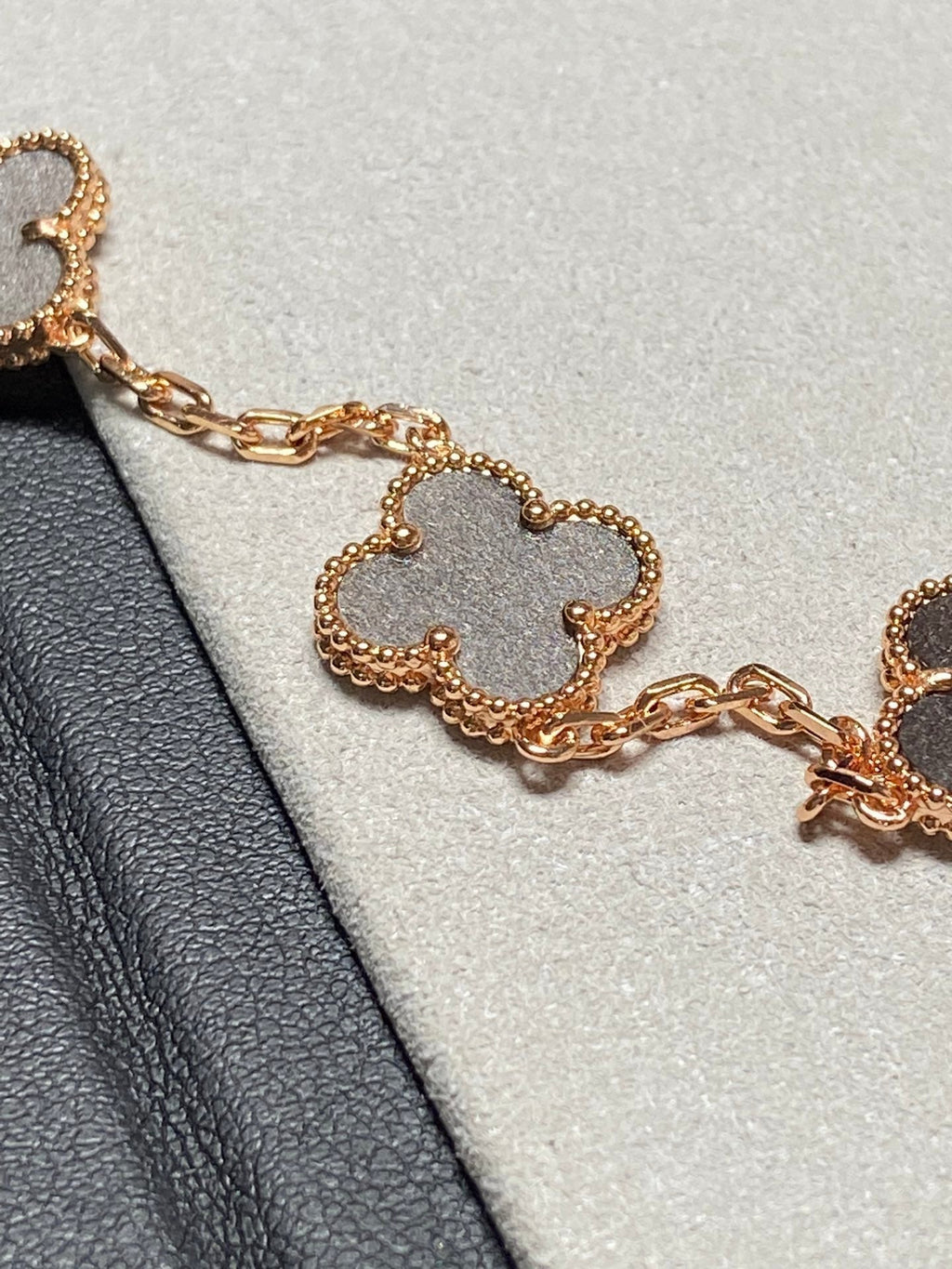 Van Cleef & Arpels CLOVER 5 MOTIF GREY MOP PINK GOLD BRACELET