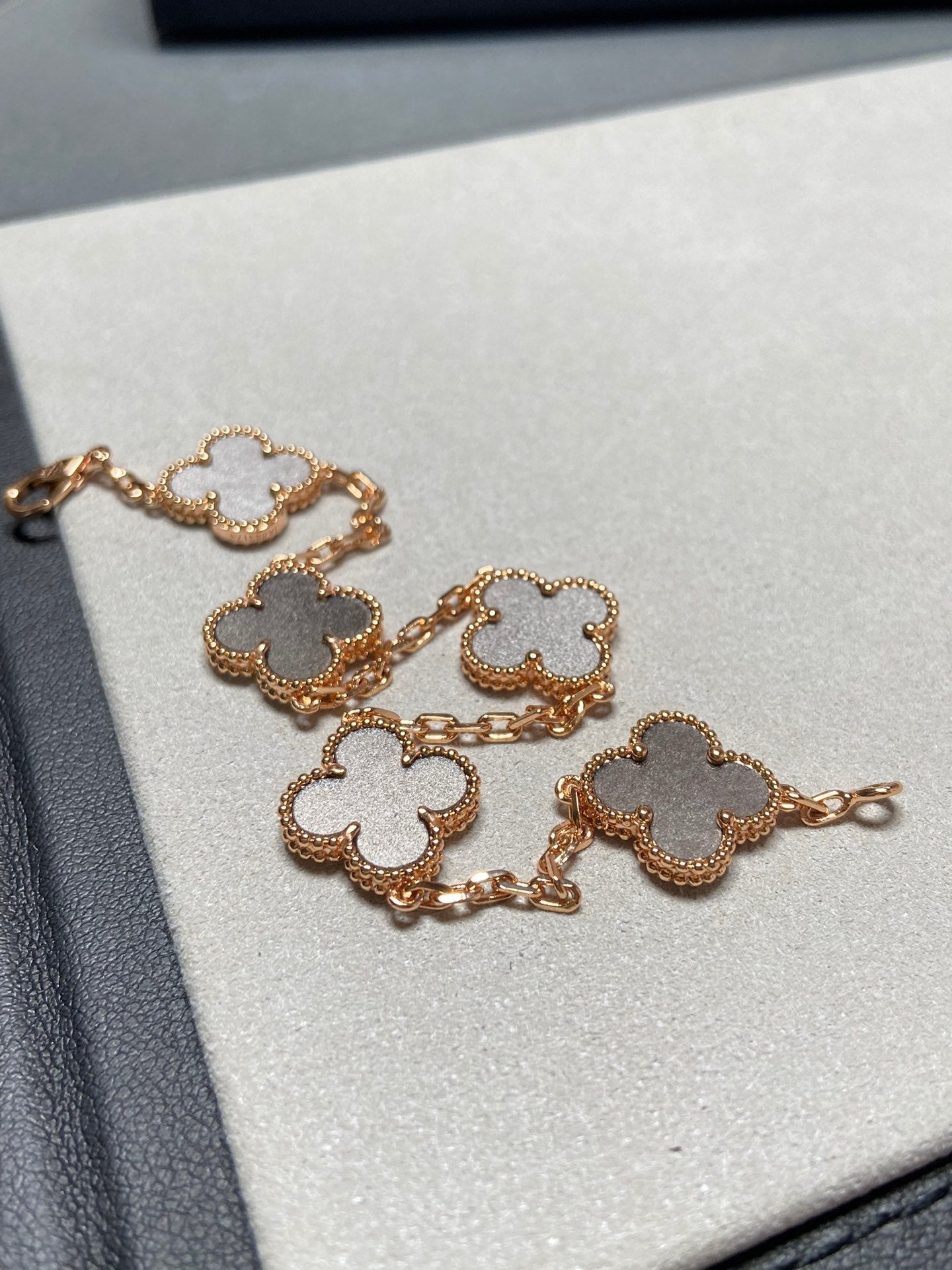 Van Cleef & Arpels CLOVER 5 MOTIF GREY MOP PINK GOLD BRACELET