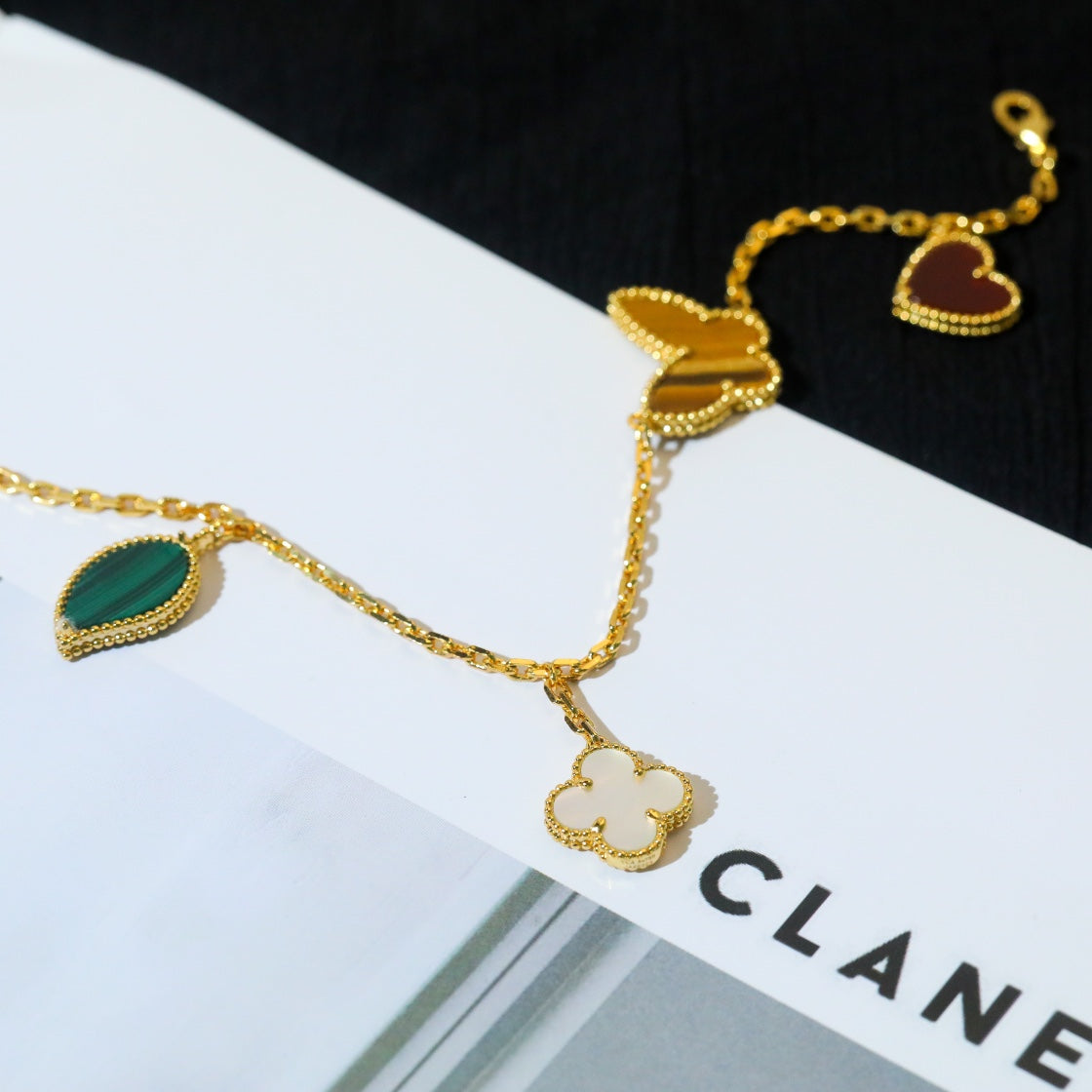 Van Cleef & Arpels LUCKY SPRING 5 MOTIF GOLD BRACELET