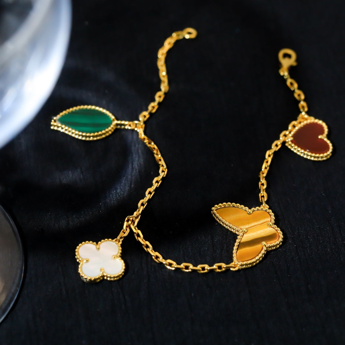 Van Cleef & Arpels LUCKY SPRING 5 MOTIF GOLD BRACELET