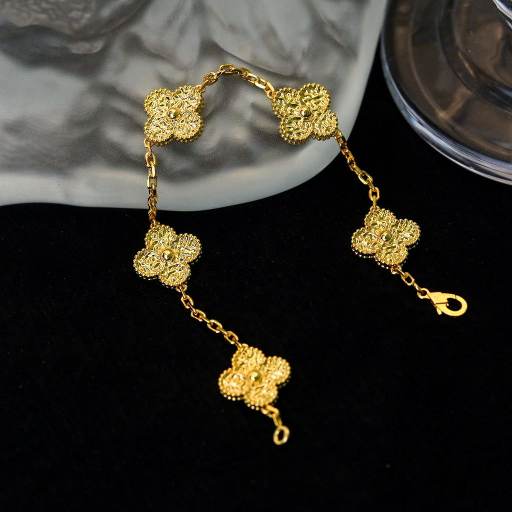 Van Cleef & Arpels CLOVER 5 MOTIFS GOLD DIAMOND BRACELET