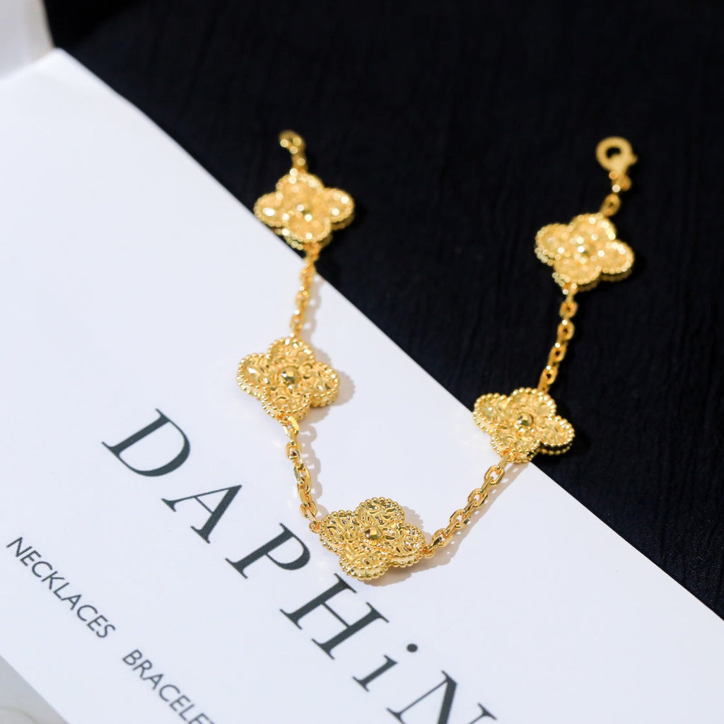 Van Cleef & Arpels CLOVER 5 MOTIFS GOLD DIAMOND BRACELET
