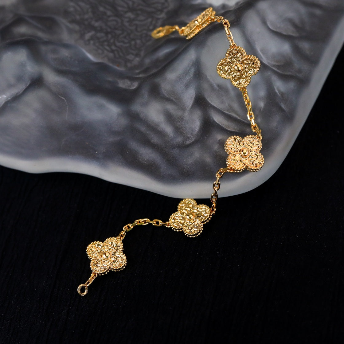 Van Cleef & Arpels CLOVER 5 MOTIFS GOLD DIAMOND BRACELET