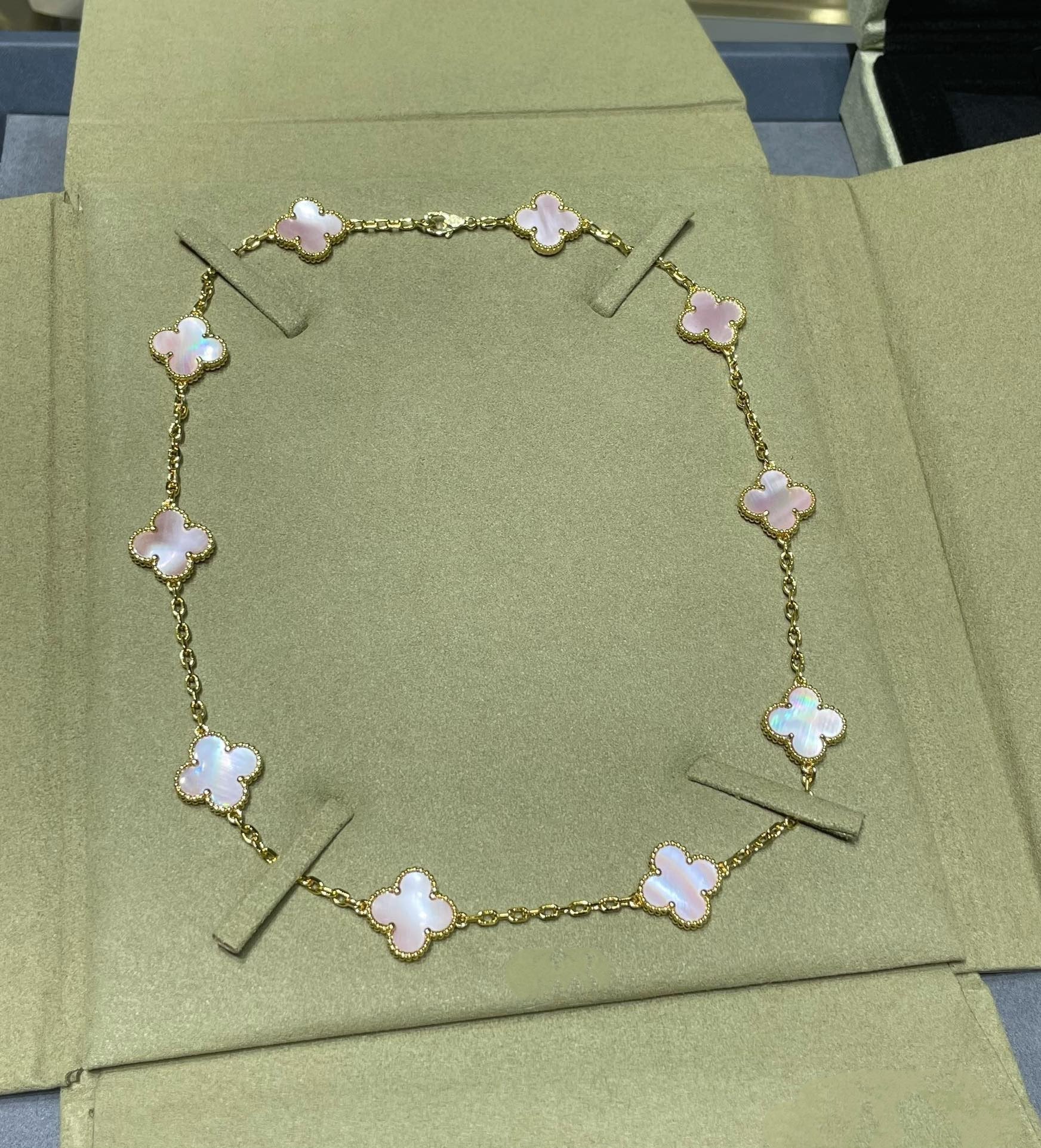 Van Cleef & Arpels CLOVER 10 MOTIF PINK MOP