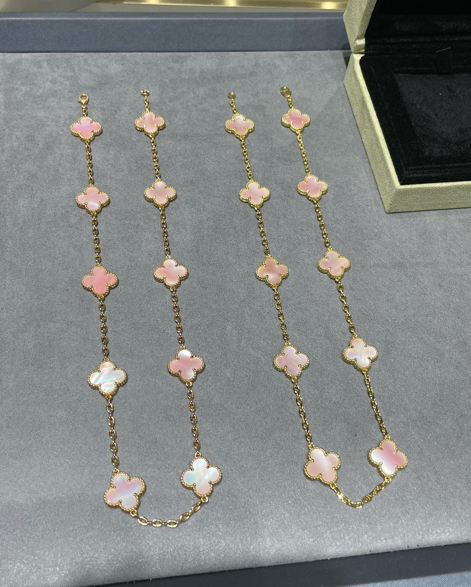 Van Cleef & Arpels CLOVER 10 MOTIF PINK MOP
