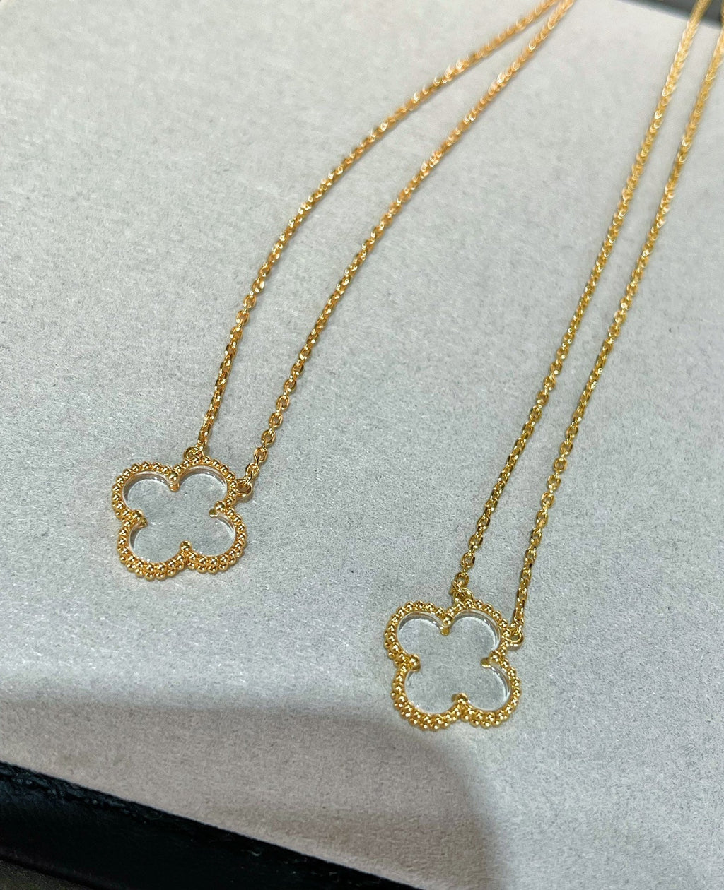 Van Cleef & Arpels CLOVER ROCK CRYSTAL PINK GOLD NECKLACE