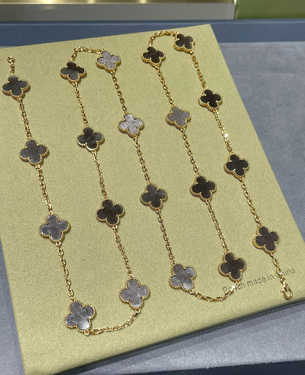 Van Cleef & Arpels CLOVER 20 MOTIF GREY MOP PINK GOLD NECKLACE