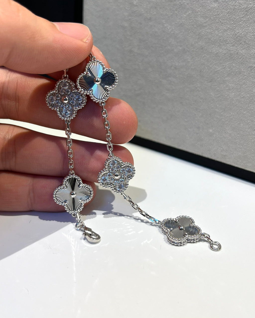Van Cleef & Arpels CLOVER 5 MOTIF SILVER DIAMOND BRACELET