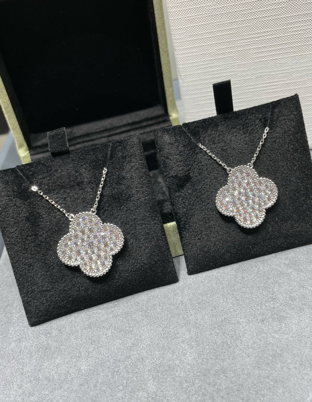 Van Cleef & Arpels CLOVER LARGE PENDANT DIAMOND PAVED SILVER NECKLACE