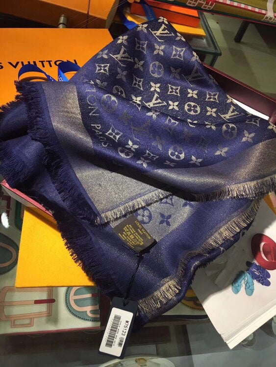 LOUIS VUITTON LV SCARF 140 CM IN WOOL MIX SILK 693008