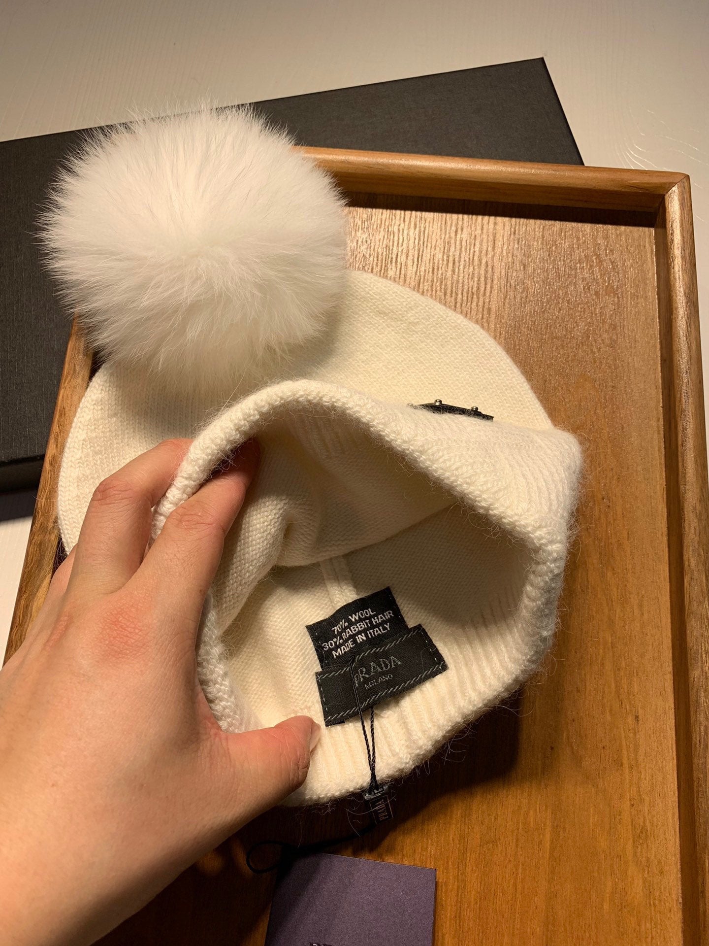 PRADA BEANIE HAT IN WHITE WOOL AND RABBIT FUR 361435