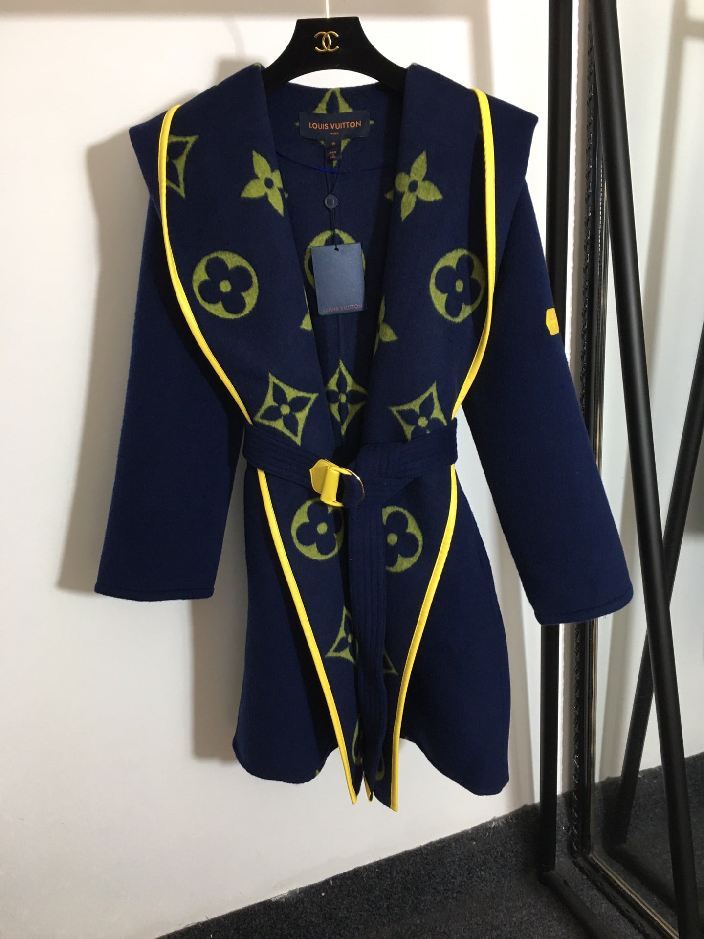 LOUIS VUITTON LV 25S BELTED WOOL COAT 0143