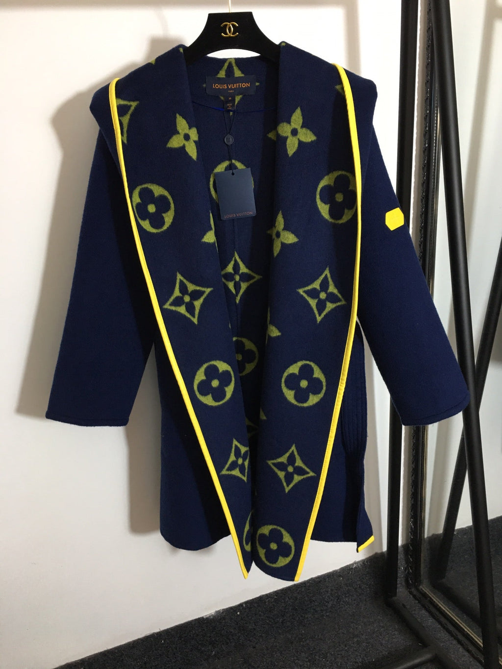 LOUIS VUITTON LV 25S BELTED WOOL COAT 0143
