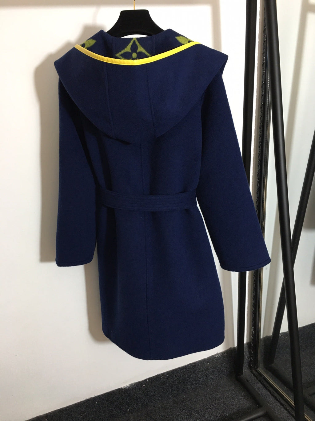 LOUIS VUITTON LV 25S BELTED WOOL COAT 0143