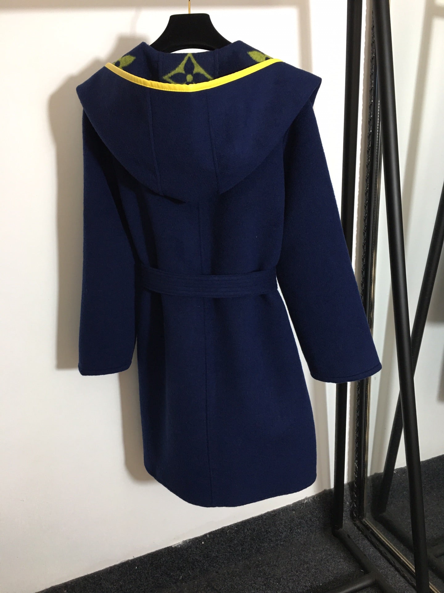 LOUIS VUITTON LV 25S BELTED WOOL COAT 0143