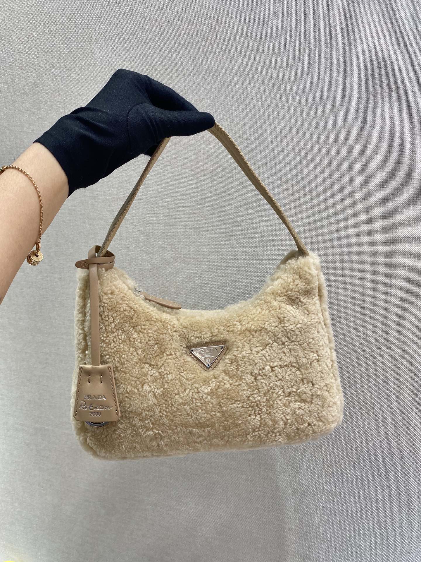PRADA HOBO BAG 23 IN BEIGE SHEARLING
