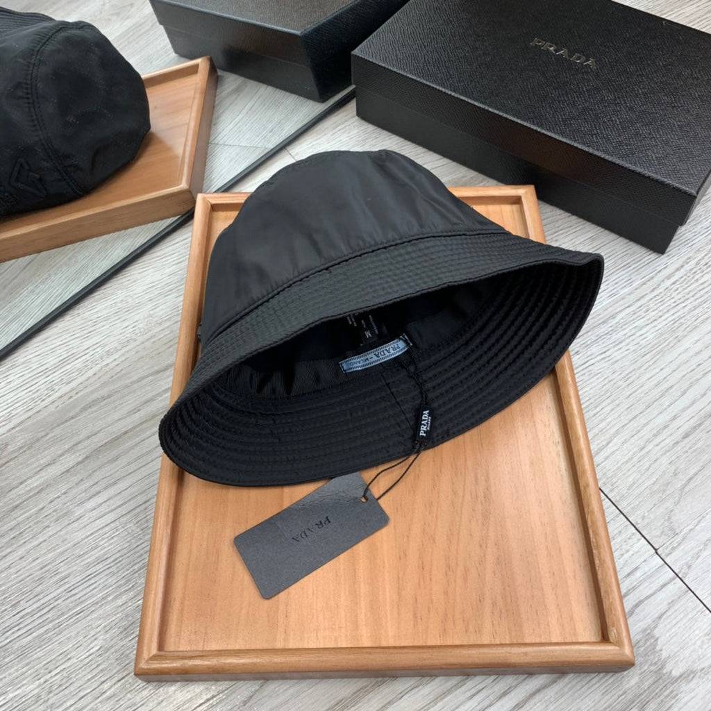 PRADA BUCKET HAT IN BLACK RE-NYLON 234098