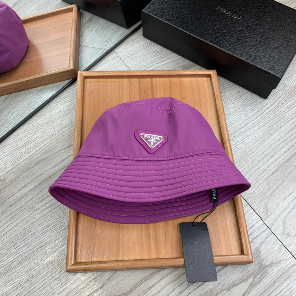 PRADA BUCKET HAT IN PURPLE RE-NYLON 234100