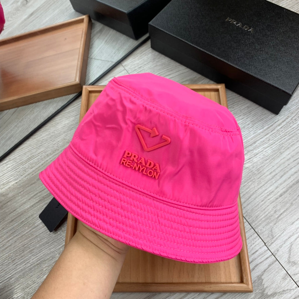 PRADA BUCKET HAT IN BRIGHT PINK RE-NYLON 234102