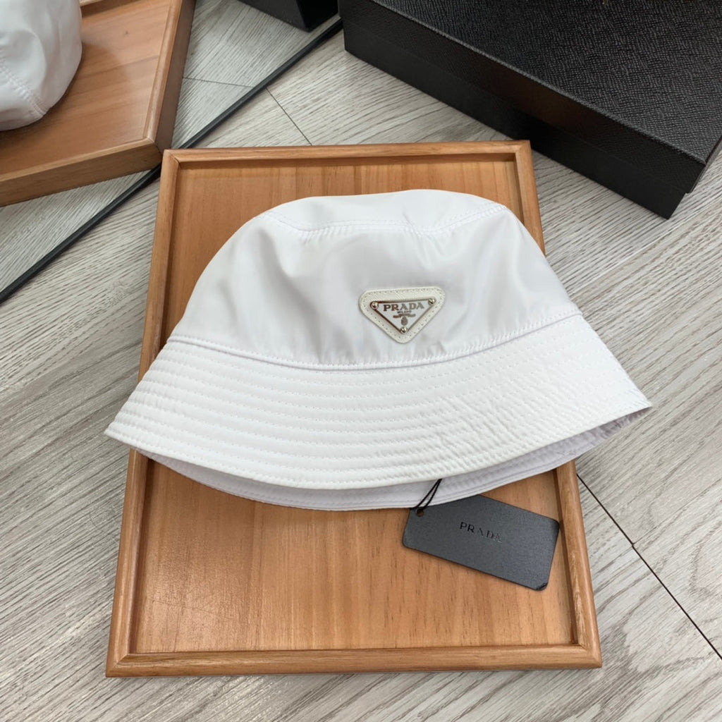 PRADA BUCKET HAT IN WHITE RE-NYLON 234104