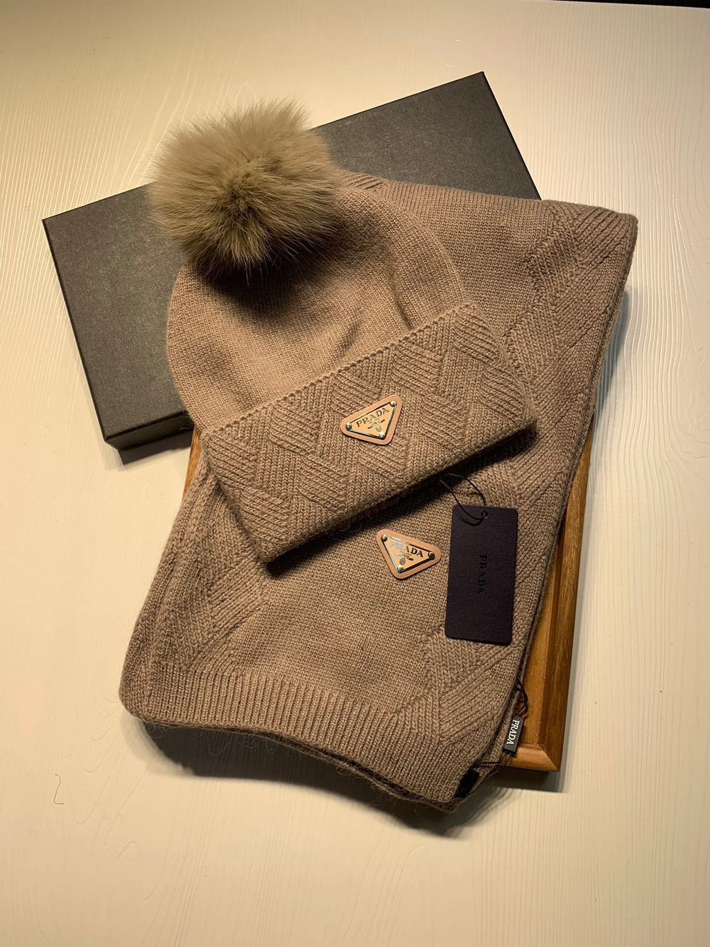 PRADA SET SCARF AND HAT IN MEDIUM BROWN WOOL AND RABBIT FUR 416364