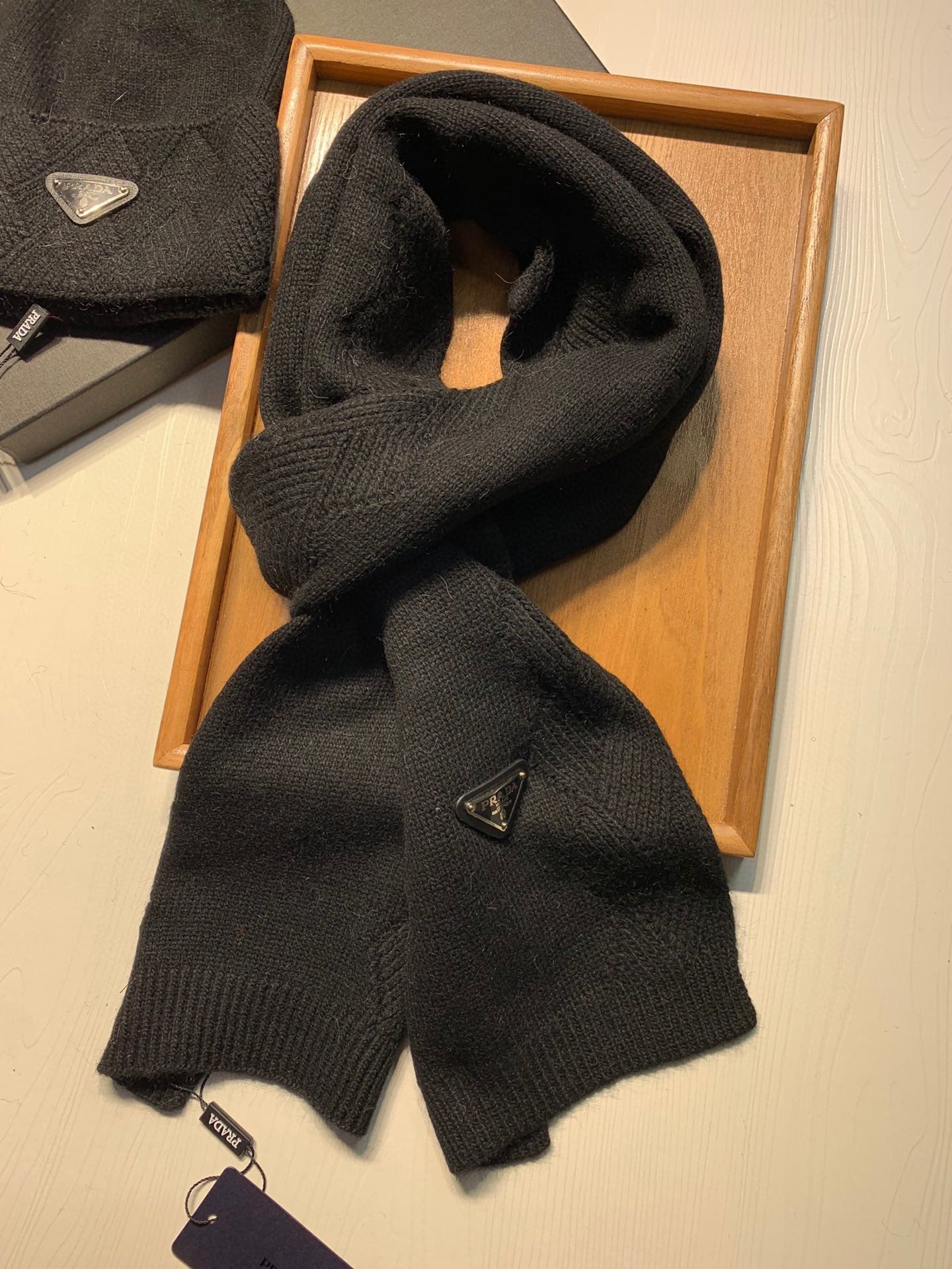 PRADA SET SCARF AND HAT IN BLACK WOOL AND RABBIT FUR 416369