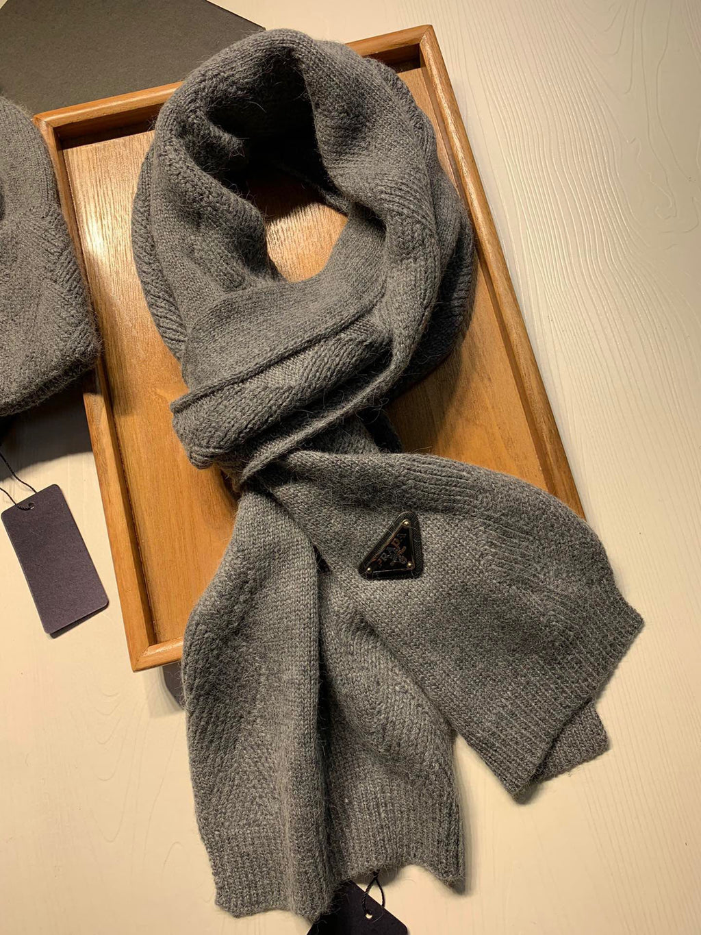PRADA SET SCARF AND HAT IN DOVE GRAY WOOL AND RABBIT FUR 416366
