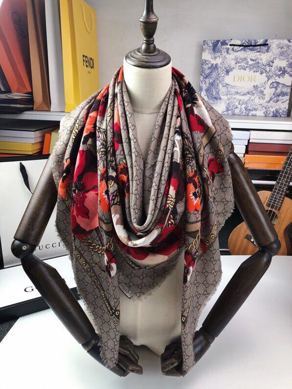 GUCCI 25S SCARF 140 IN CASHMERE 740370