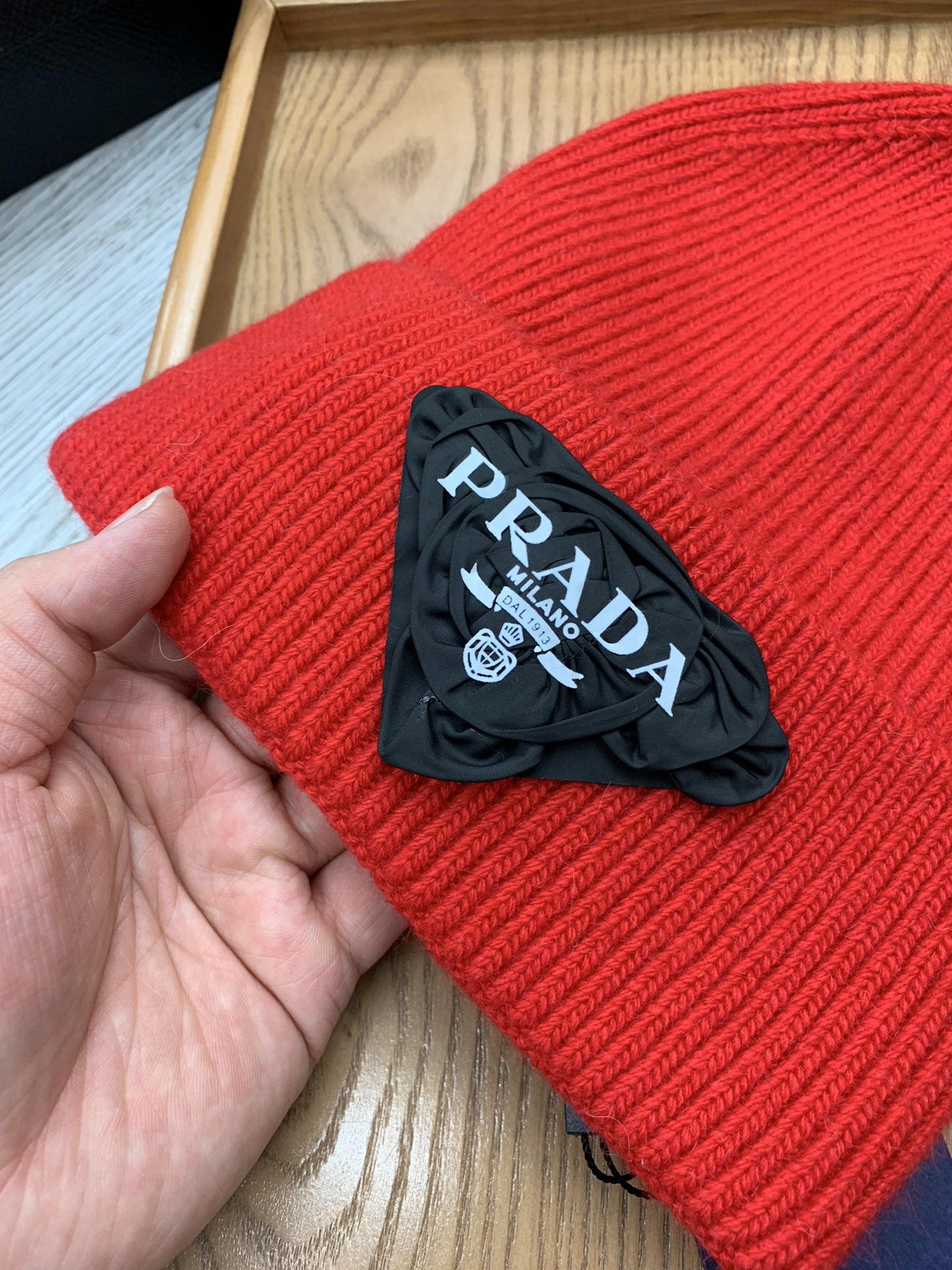 PRADA BEANIE HAT IN CHERRY RED WOOL 431358