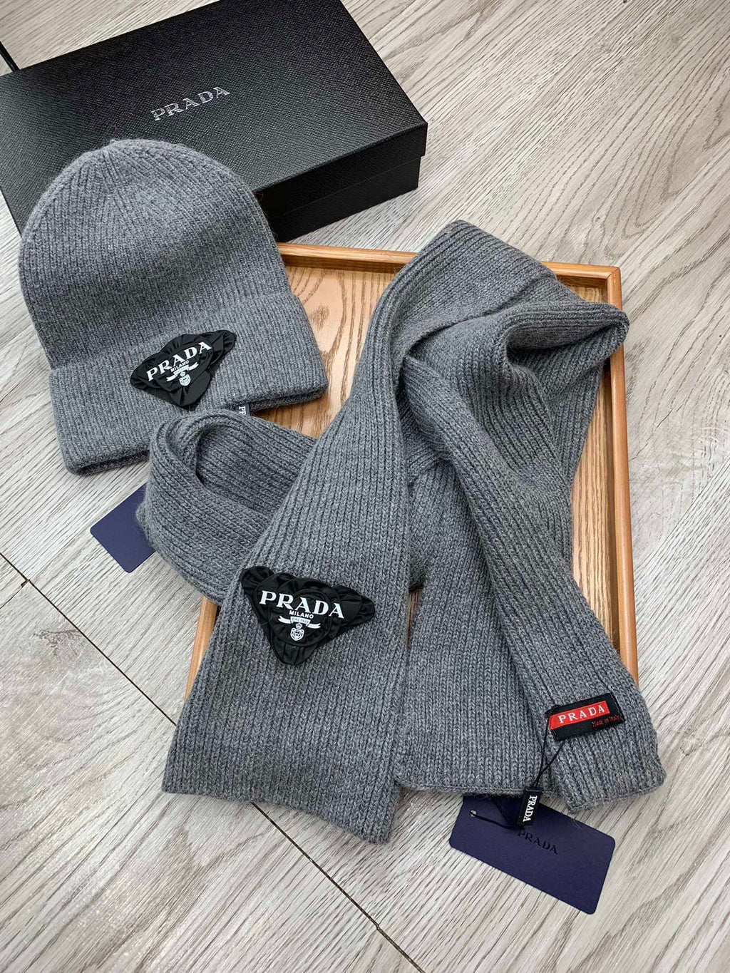 PRADA SET SCARF AND HAT IN MOUSE GRAY WOOL AND RABBIT FUR 386078