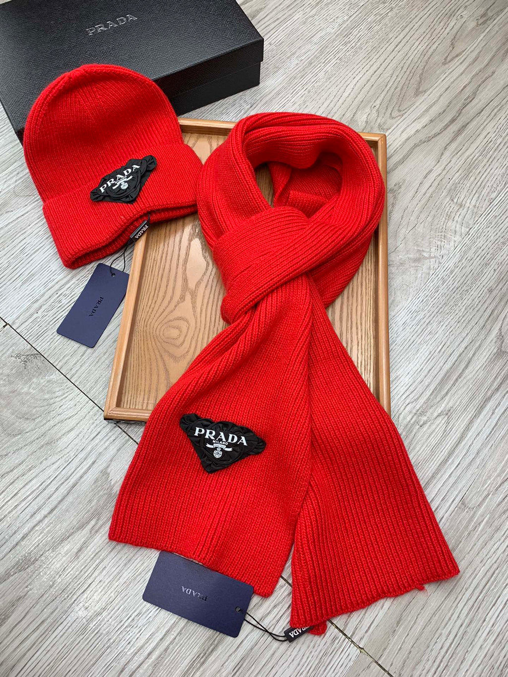 PRADA SET SCARF AND HAT IN CHERRY RED WOOL AND RABBIT FUR 386076