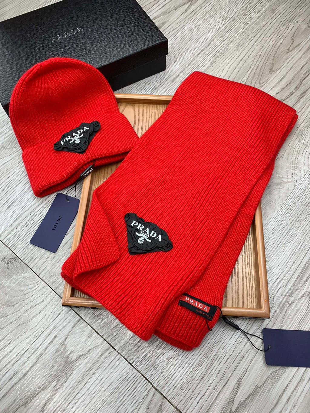 PRADA SET SCARF AND HAT IN CHERRY RED WOOL AND RABBIT FUR 386076