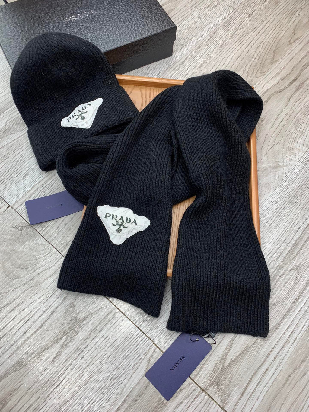PRADA SET SCARF AND HAT IN BLACK WOOL AND RABBIT FUR 386077