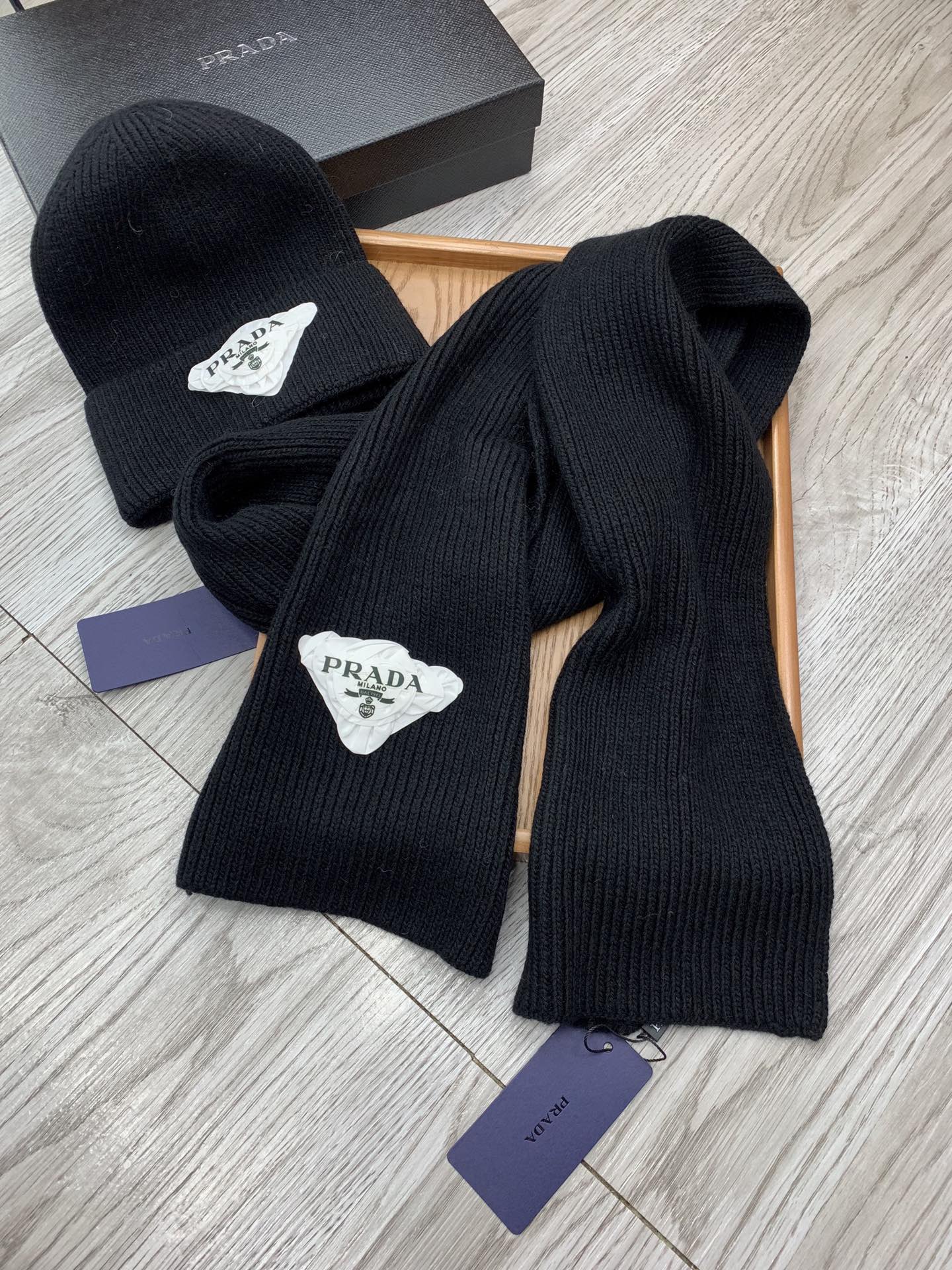 PRADA SET SCARF AND HAT IN BLACK WOOL AND RABBIT FUR 386077